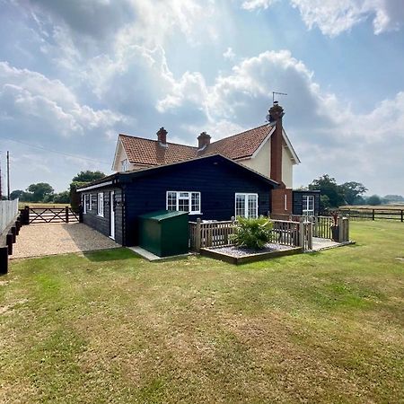 Villa Near Woodbridge The Annexe Eyke Fantastic Views With Dog Secure Garden And Paddock Exterior foto