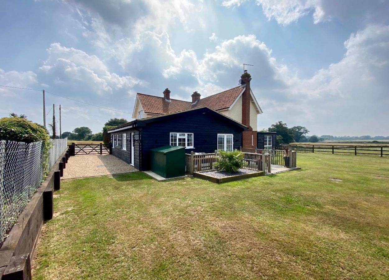 Villa Near Woodbridge The Annexe Eyke Fantastic Views With Dog Secure Garden And Paddock Exterior foto