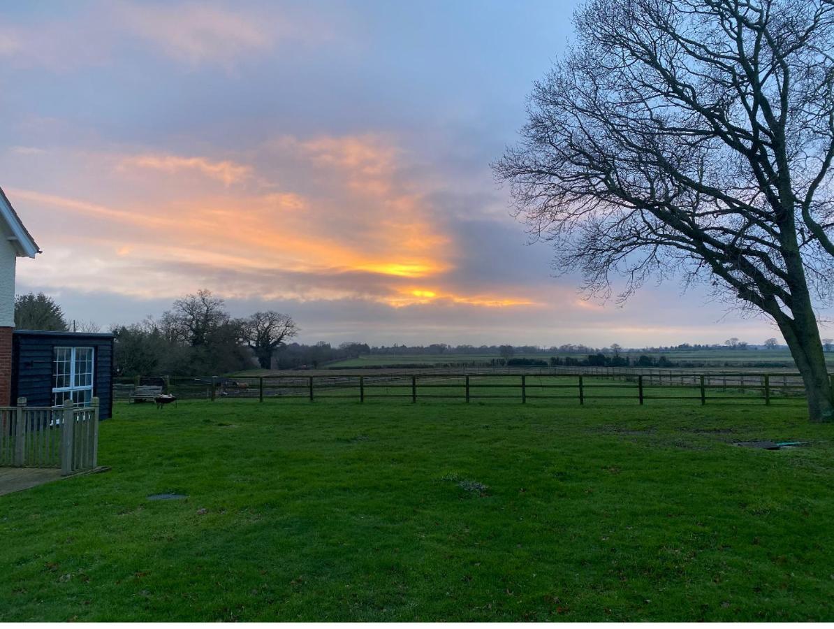 Villa Near Woodbridge The Annexe Eyke Fantastic Views With Dog Secure Garden And Paddock Exterior foto